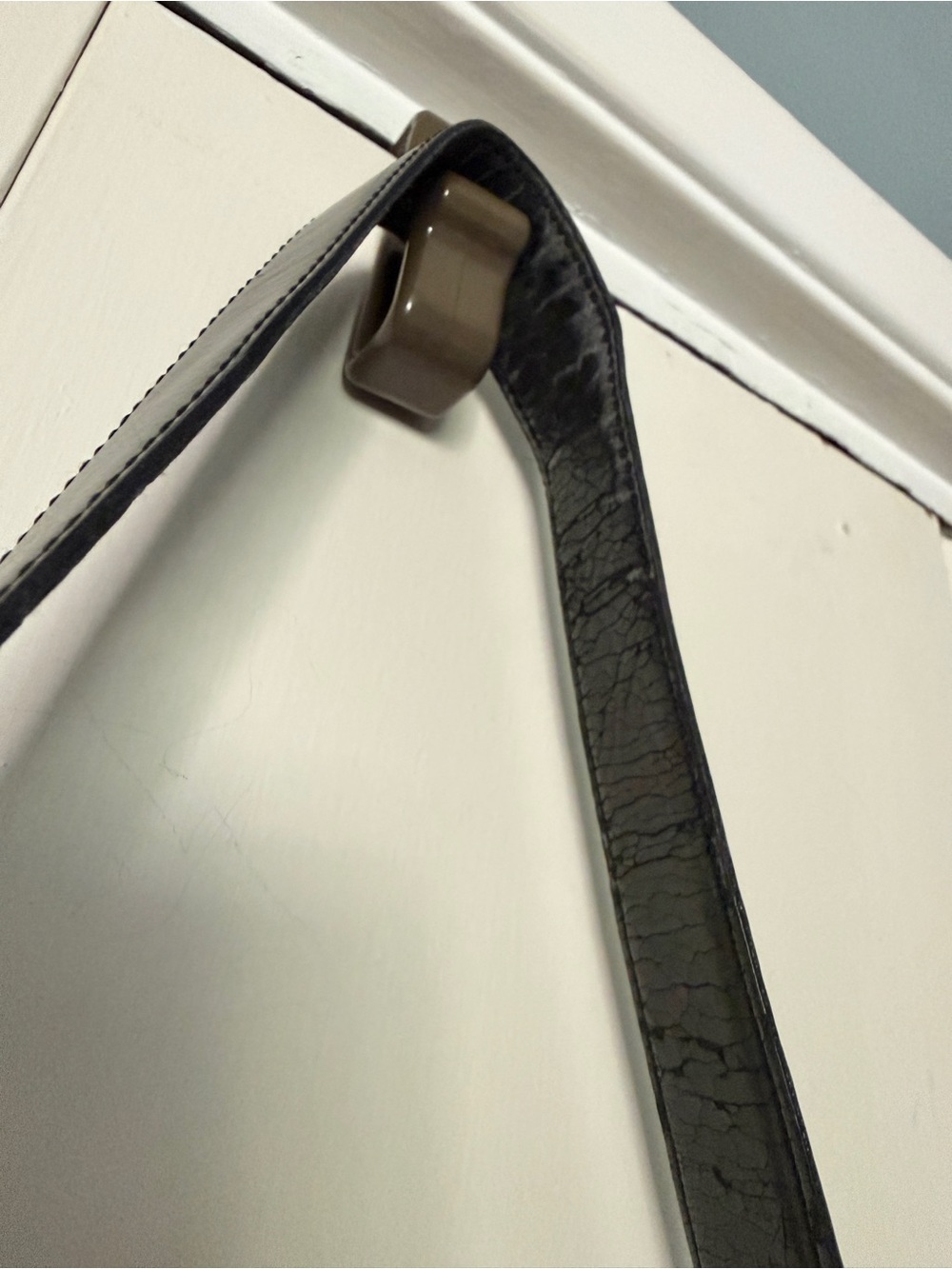 Vintage Equestrian Embossed Leather Shoulder Bag - Picture 4 of 4